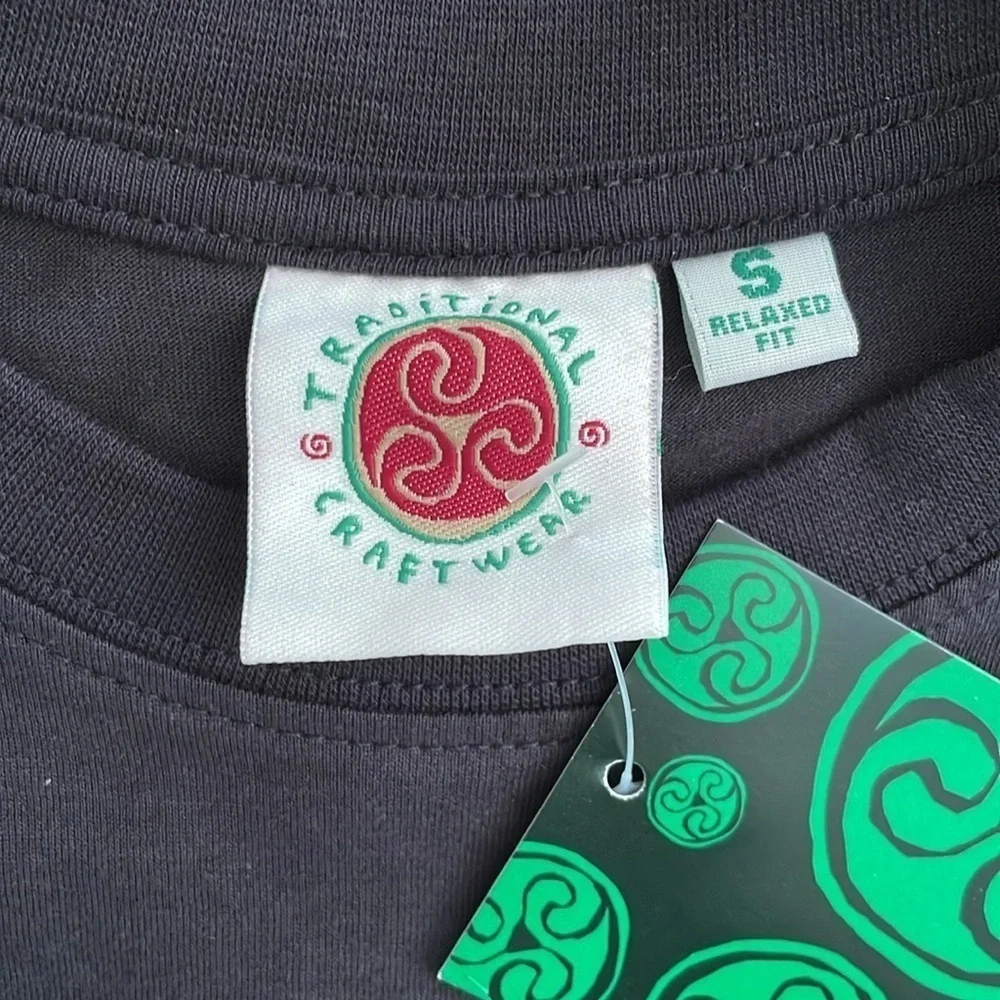 New Ireland Irish Celtic Knot Short Sleeve T-Shirt Navy Blue NWT Men Small